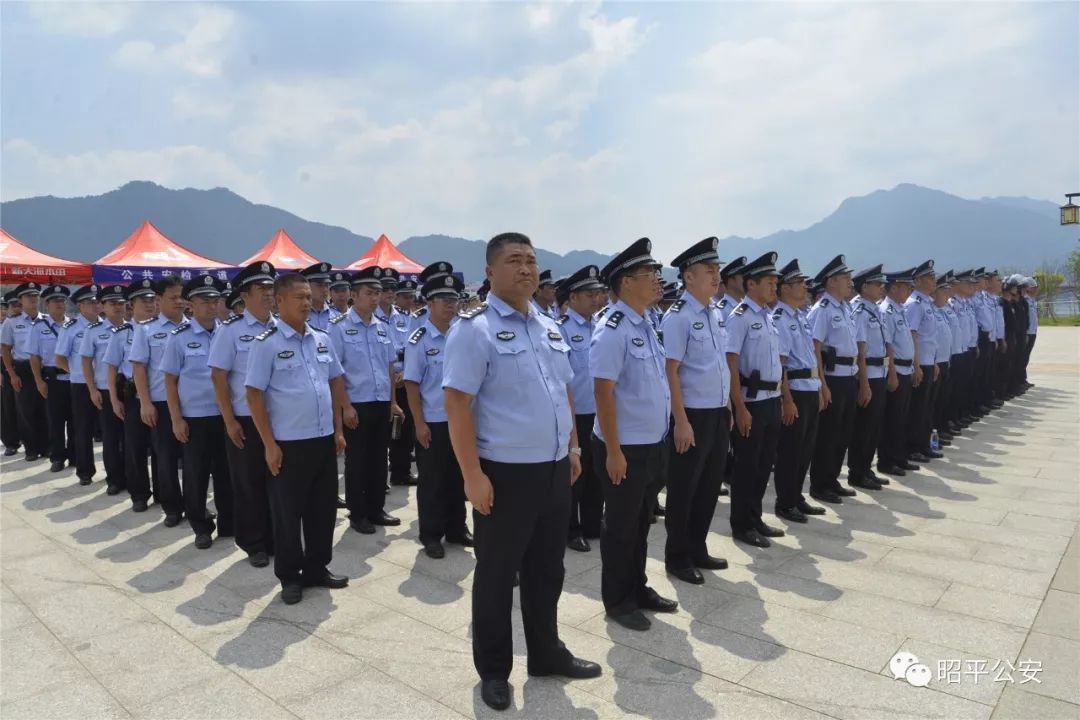 昭平县公安局推动警务现代化项目，提升社会治安水平